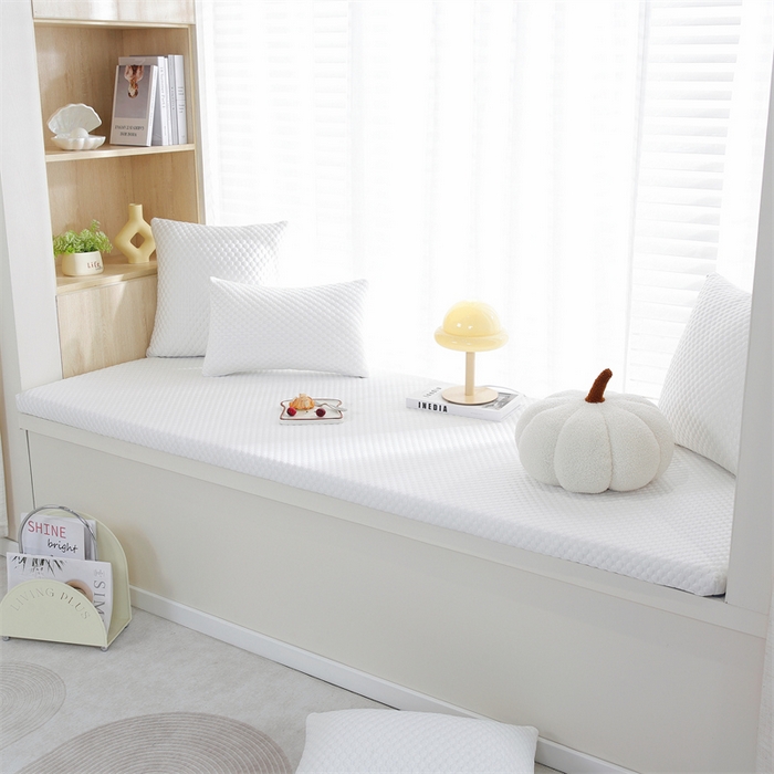 91家纺网 家纺一手货源 找家纺 共鸣沙发垫2024新款5cm厚50D凉豆豆海绵飘窗垫 凉豆豆米色