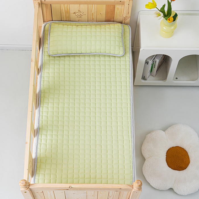 91家纺网 家纺一手货源 找家纺 吾诺家居 2024新款冰嘟嘟儿童硅胶凉席 果绿