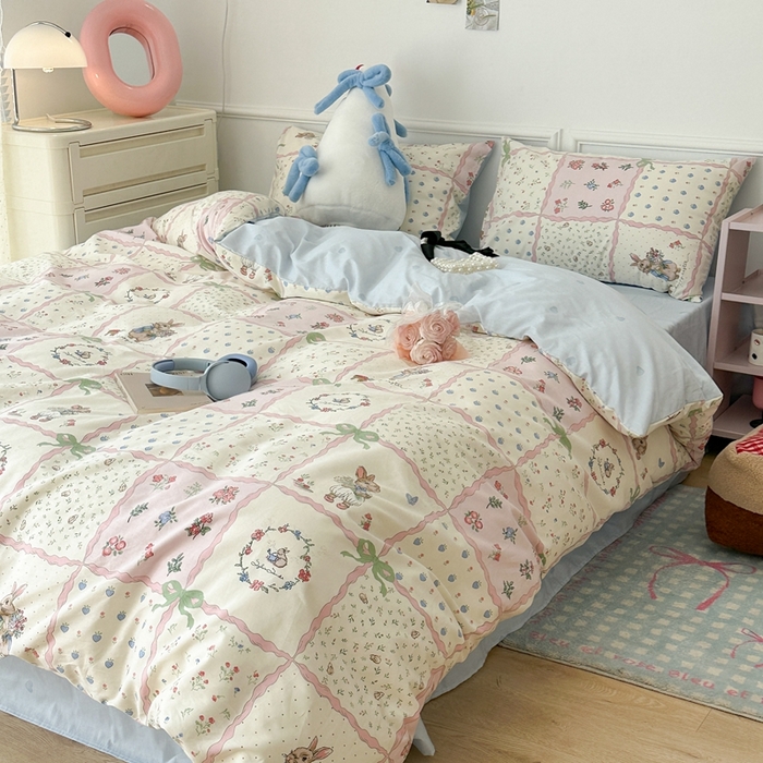 91家纺网 家纺一手货源 找家纺 昔可家纺 2024开春新款全棉印花卡通四件套 粉格子兔