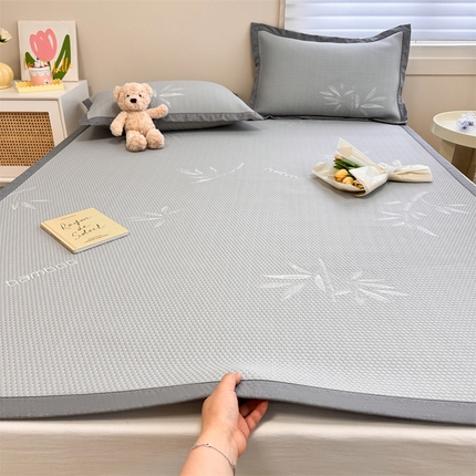 91家纺网 家纺一手货源 找家纺 （总）柒月家居 2024新款PE凉感豆豆复合款凉席套件