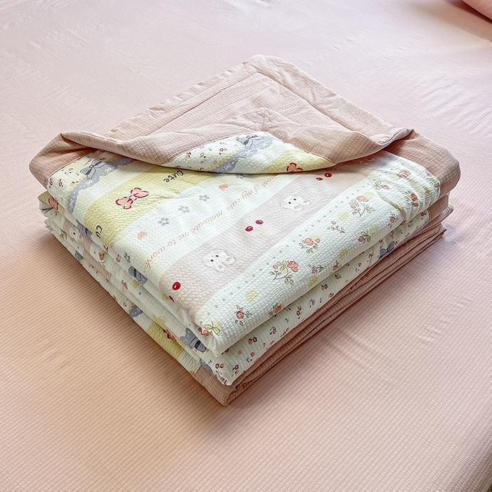 91家纺网 家纺一手货源 找家纺 安哆啦家纺 2024新款A类泡泡棉印花夏被四件套 拾影