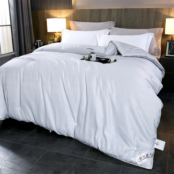 91家纺网 家纺一手货源 找家纺 恒鑫家纺 2025新款蚕丝被 灰色