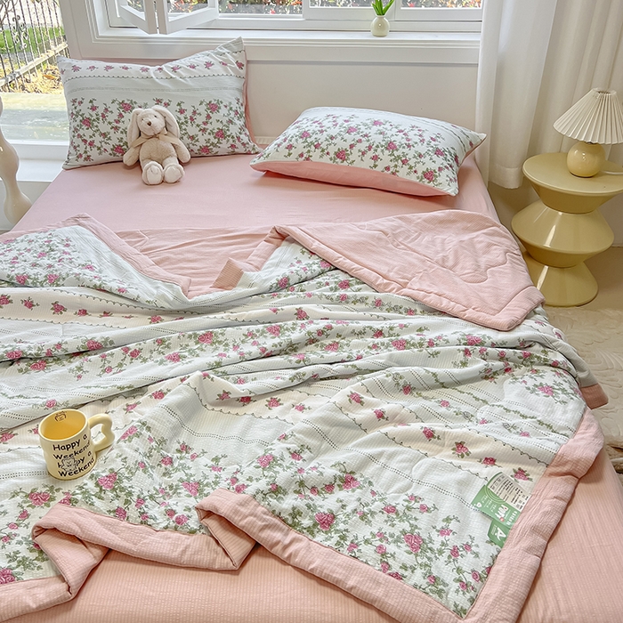 91家纺网 家纺一手货源 找家纺 安哆啦家纺 2024新款A类泡泡棉印花夏被四件套 田园小花