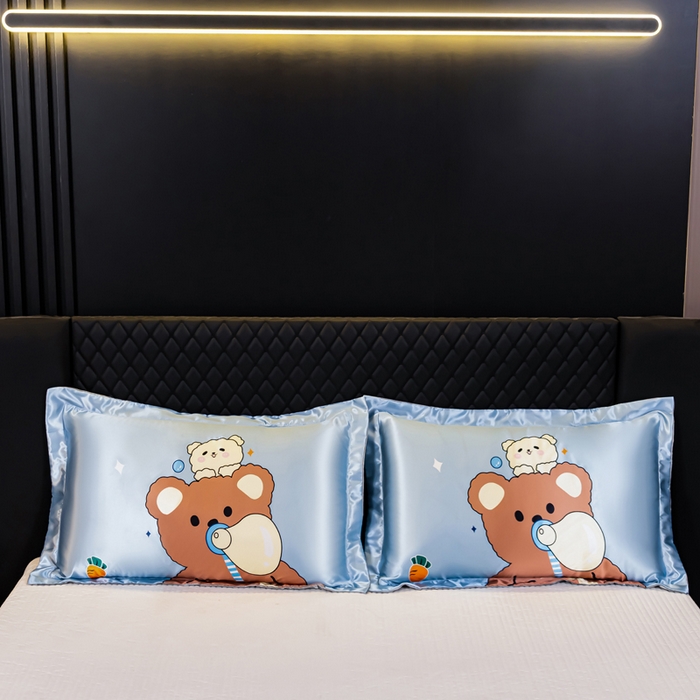 91家纺网 家纺一手货源 找家纺 梦舒羽 2025新款可水洗冰丝枕套宿舍单人凉爽枕头套 抱抱熊