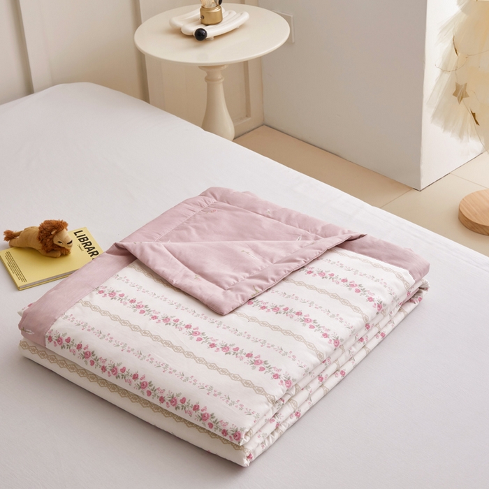 91家纺网 家纺一手货源 找家纺 怡家居 2024新款全棉印花手包边夏被四件套 玫瑰物语