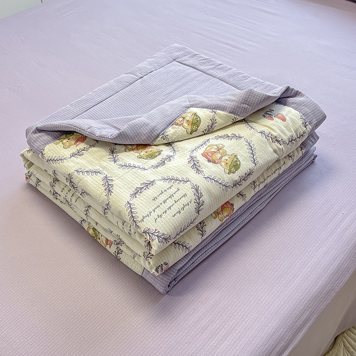 91家纺网 家纺一手货源 找家纺 安哆啦家纺 2024新款A类泡泡棉印花夏被四件套 圈圈熊