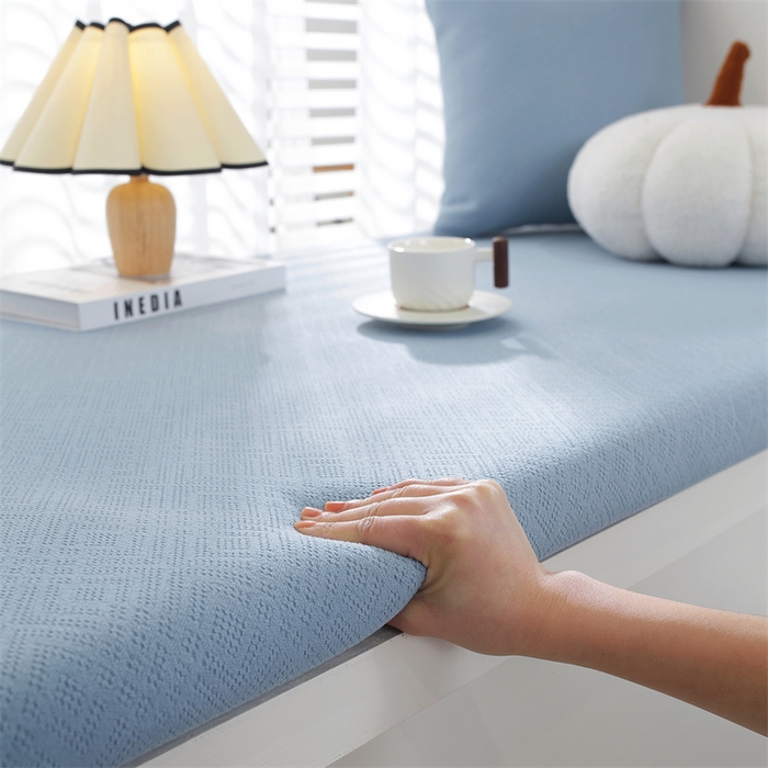 91家纺网 家纺一手货源 找家纺 共鸣沙发垫  2024新款5cm厚50D玉米粒绒回形格海绵飘窗垫 回形格蓝色