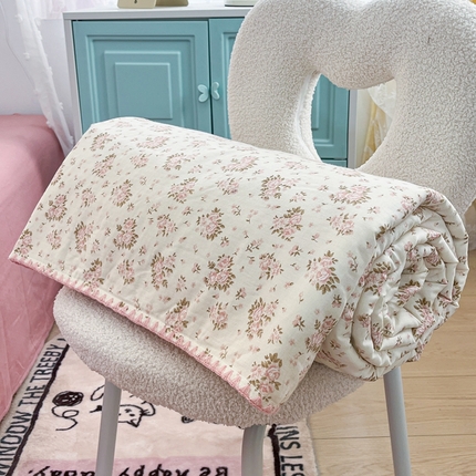 91家纺网 家纺一手货源 找家纺 （总）梦依依 2025新款全棉双层纱贝壳边夏被四件套