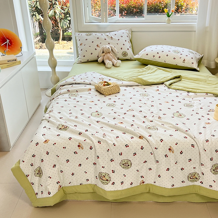 91家纺网 家纺一手货源 找家纺 安哆啦家纺 2024新款A类泡泡棉印花夏被四件套 樱桃兔