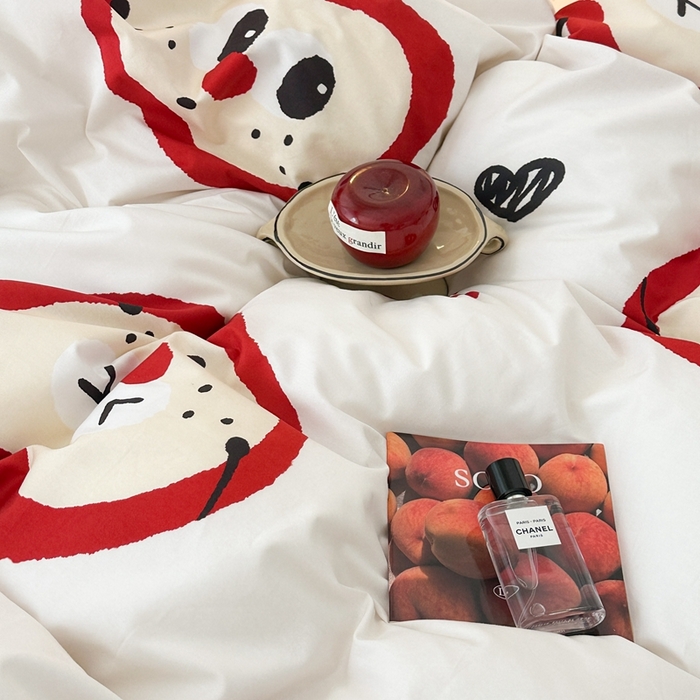 91家纺网 家纺一手货源 找家纺 昔可家纺 2024新款全棉卡通大版印花四件套 苹果笑脸