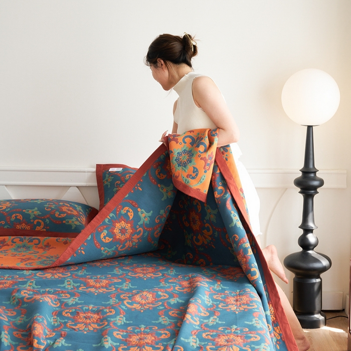 91家纺网 家纺一手货源 找家纺 棠薇家纺 2025新款60S新疆长绒棉细纱毛巾被盖毯大床盖 温婉花境