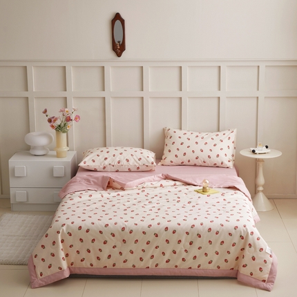 怡家居 2024新款全棉印花手包边夏被四件套 点点草莓