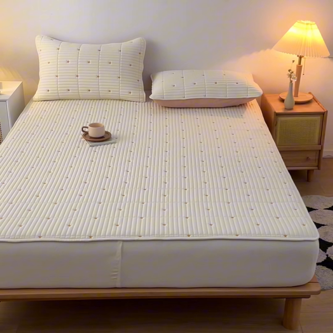 91家纺网 家纺一手货源 找家纺 鑫钰 新款刺绣防水床笠床垫保护罩床罩-星愿 星愿-雅白