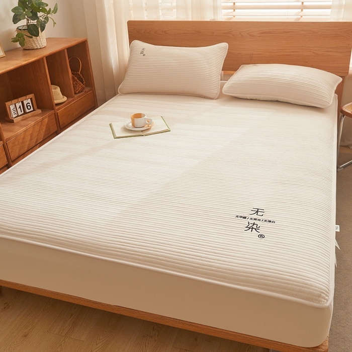 91家纺网 家纺一手货源 找家纺 鹿辉家居（原吉欧力） 2024新款无染刺绣夹棉床笠 无染卡其