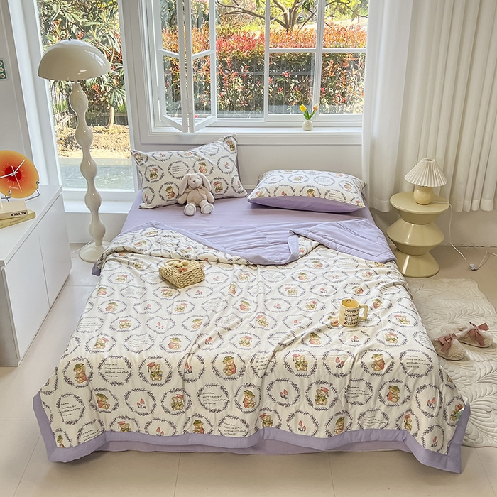 91家纺网 家纺一手货源 找家纺 安哆啦家纺 2024新款A类泡泡棉印花夏被四件套 圈圈熊