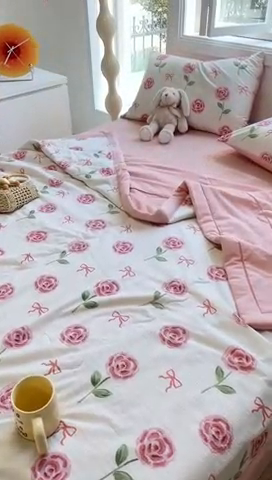 91家纺网 家纺一手货源 找家纺 安哆啦家纺 2024新款A类泡泡棉印花夏被四件套 甜茶日记