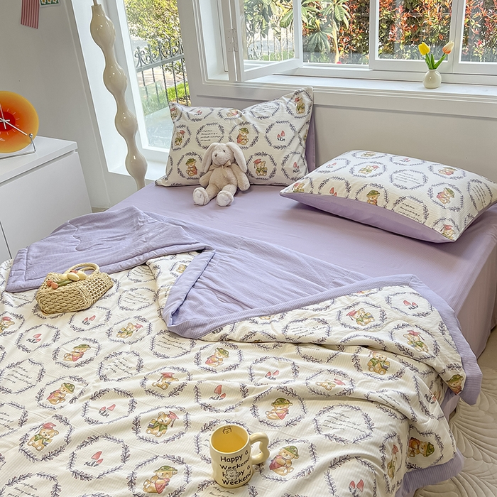 91家纺网 家纺一手货源 找家纺 安哆啦家纺 2024新款A类泡泡棉印花夏被四件套 圈圈熊