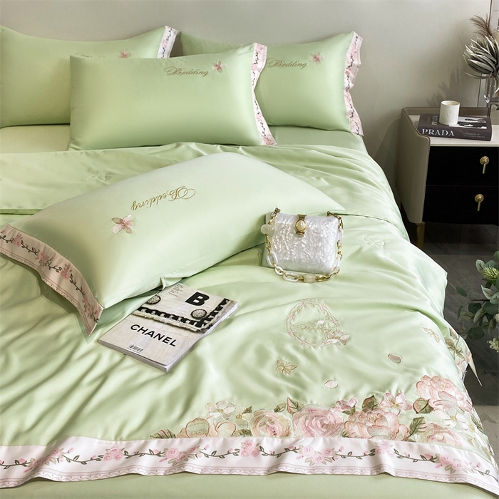 91家纺网 家纺一手货源 找家纺 2024新款燕窝蛋白刺绣A类雪莲天丝数码边夏被四件套 水绿