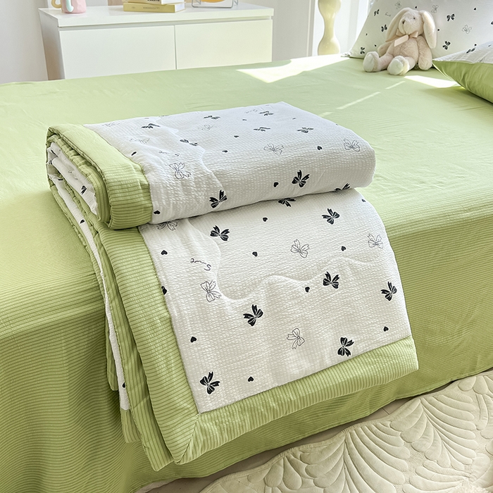 91家纺网 家纺一手货源 找家纺 安哆啦家纺 2024新款A类泡泡棉印花夏被四件套 蝴蝶结