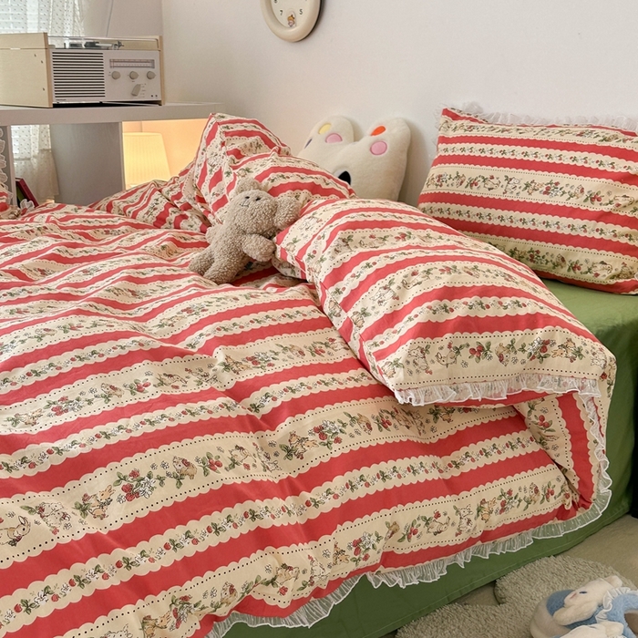 91家纺网 家纺一手货源 找家纺 昔可家纺 2024新款全棉仙仙雪纺纱花边四件套 红色竖条花