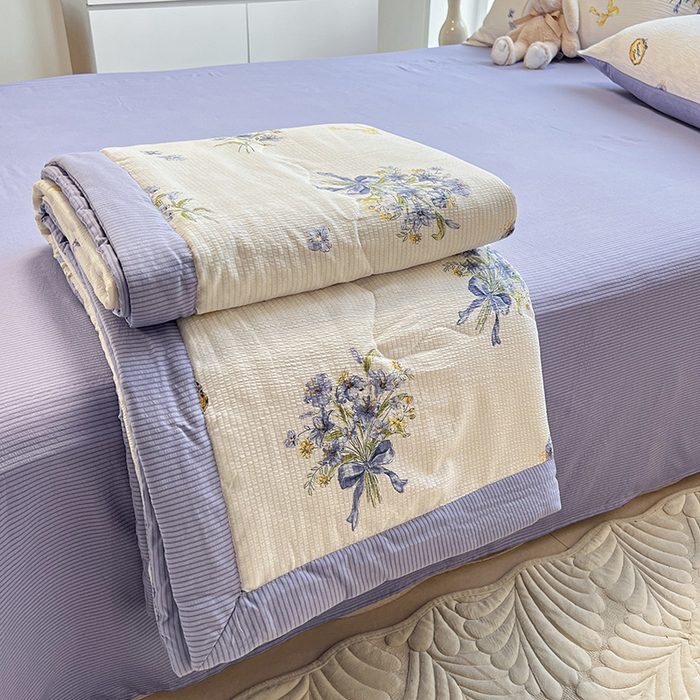 91家纺网 家纺一手货源 找家纺 安哆啦家纺 2024新款A类泡泡棉印花夏被四件套 君子兰