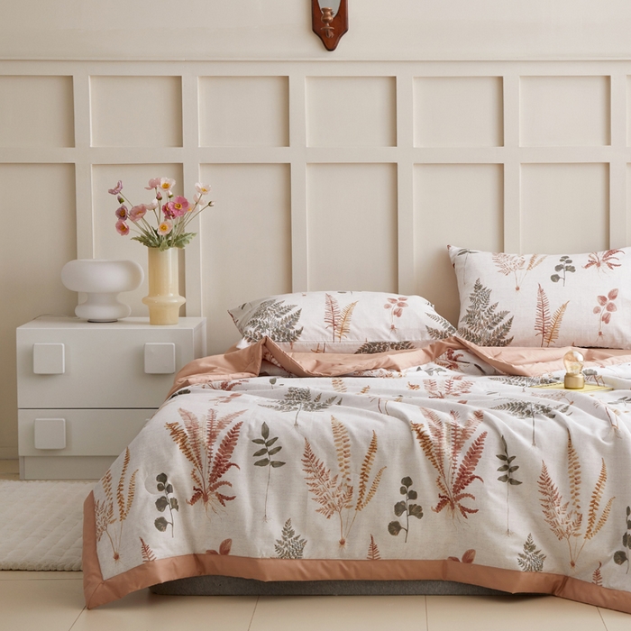 91家纺网 家纺一手货源 找家纺 怡家居 2024新款全棉印花手包边夏被四件套 羽兮