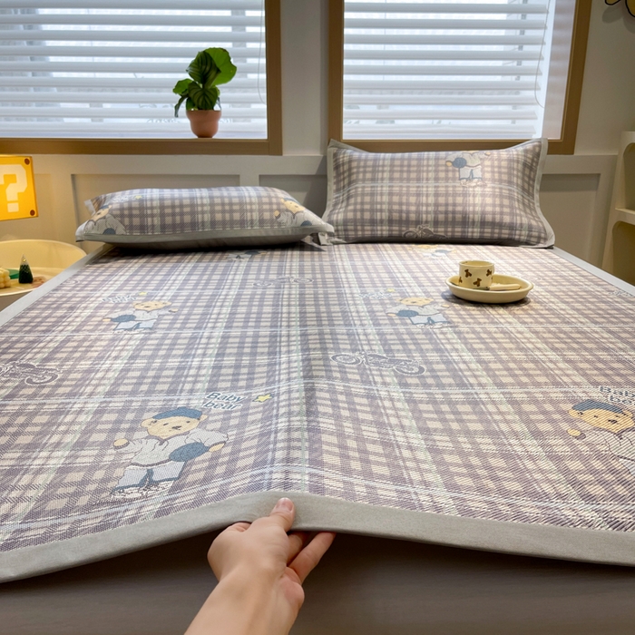 91家纺网 家纺一手货源 找家纺 佰亿莱 2024新款数码印花冰藤席 熊仔