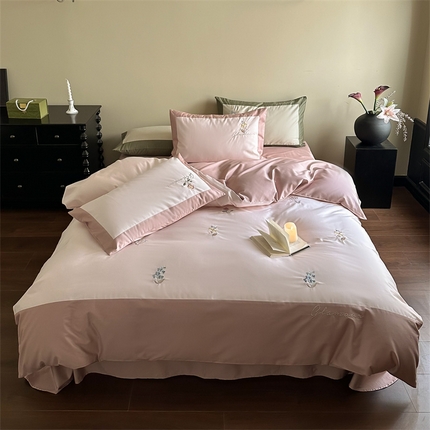 91家纺网 家纺一手货源 找家纺 FORTWO家纺原创设计（FOR TWO家纺） 2024新款100s长绒棉拼色绣花四件套 花溪