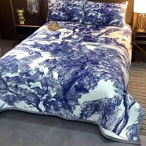 91家纺网 家纺一手货源 找家纺 爵仕家纺 2025新款A面宝宝绒B面磨毛布四季通用床盖 大森林