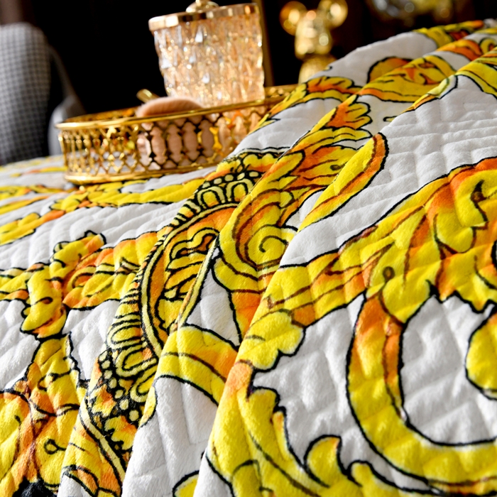 91家纺网 家纺一手货源 找家纺 爵仕家纺 2025新款A面宝宝绒B面磨毛布四季通用床盖 金色盛典