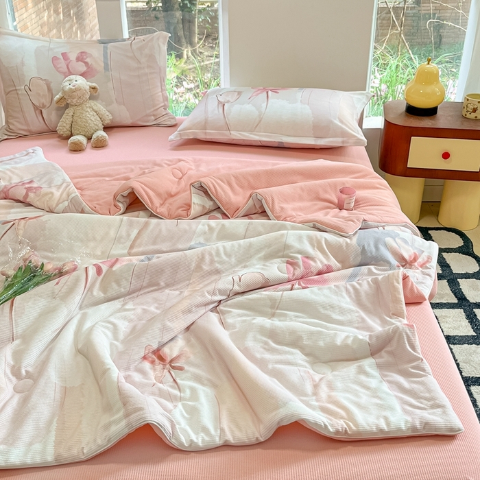 91家纺网 家纺一手货源 找家纺 吉祥家纺 2024新款华夫格夏被床笠四件套 水晕 粉