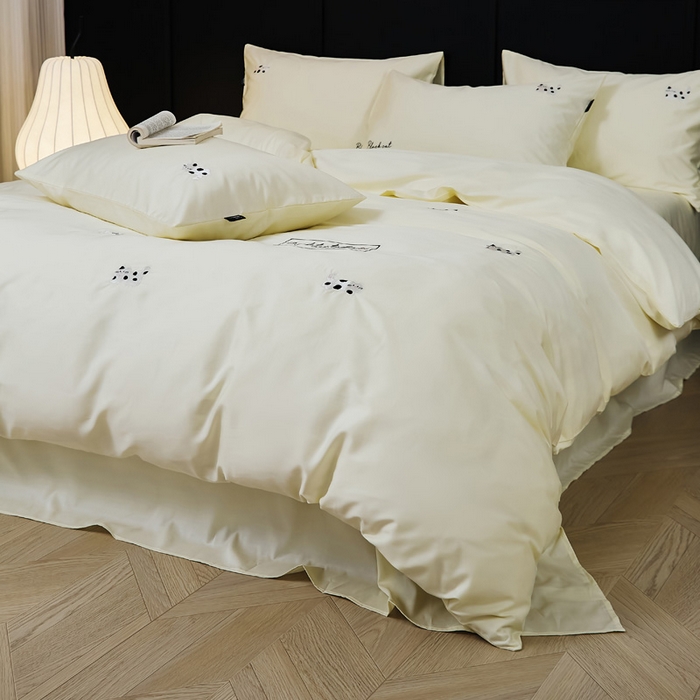 91家纺网 家纺一手货源 找家纺 荣轩家居 2024新款天丝棉刺绣四件套  波点猫-浅米黄