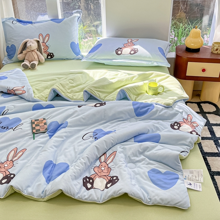 91家纺网 家纺一手货源 找家纺 吉祥家纺 2024新款华夫格夏被床笠四件套 爱心兔 兰