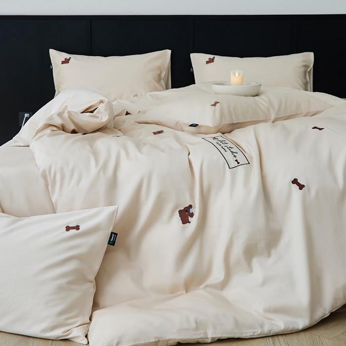 91家纺网 家纺一手货源 找家纺 荣轩家居 2024新款天丝棉刺绣四件套  泡芙狗-摩卡色