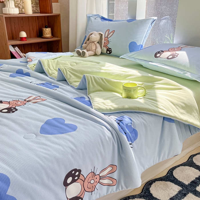 91家纺网 家纺一手货源 找家纺 吉祥家纺 2024新款华夫格夏被床笠四件套 爱心兔 兰