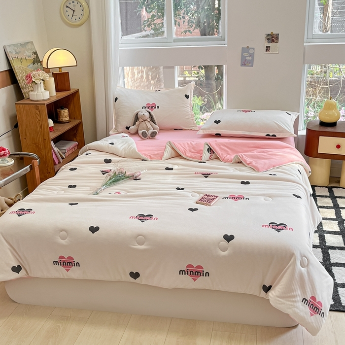 91家纺网 家纺一手货源 找家纺 吉祥家纺 2024新款华夫格夏被床笠四件套 爱心MM 白