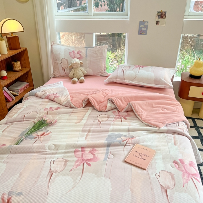 91家纺网 家纺一手货源 找家纺 吉祥家纺 2024新款华夫格夏被床笠四件套 水晕 粉