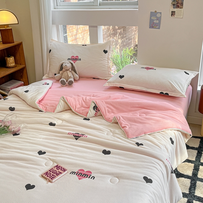 91家纺网 家纺一手货源 找家纺 吉祥家纺 2024新款华夫格夏被床笠四件套 爱心MM 白