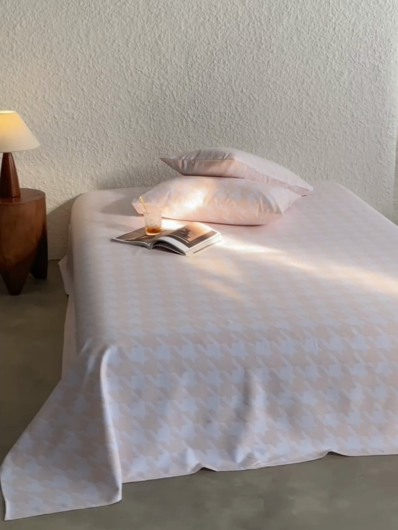 91家纺网 家纺一手货源 找家纺 小懒猪 2024新品全棉纯棉老粗布单品床单 千鸟格米