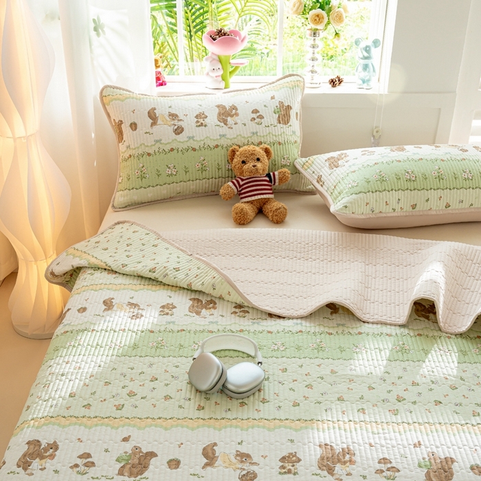 91家纺网 家纺一手货源 找家纺 X猫先生床笠 2025新款全棉床盖床单小清新夹棉床盖炕盖套件跑量款（暖光场景图） 松鼠森林