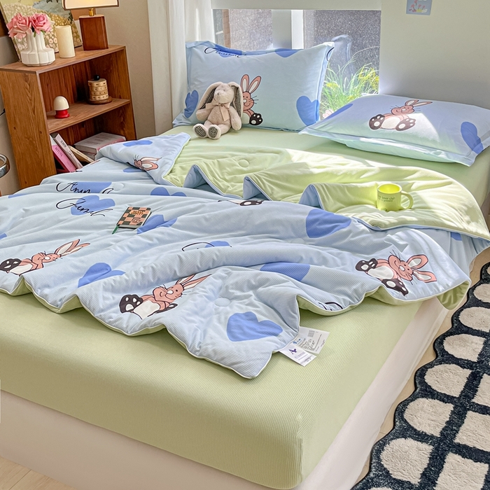 91家纺网 家纺一手货源 找家纺 吉祥家纺 2024新款华夫格夏被床笠四件套 爱心兔 兰