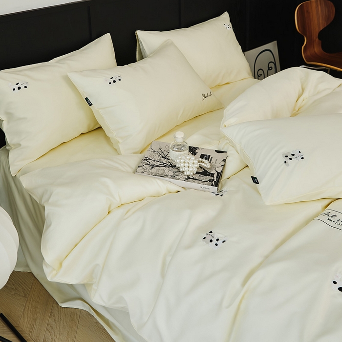 91家纺网 家纺一手货源 找家纺 荣轩家居 2024新款天丝棉刺绣四件套  波点猫-浅米黄