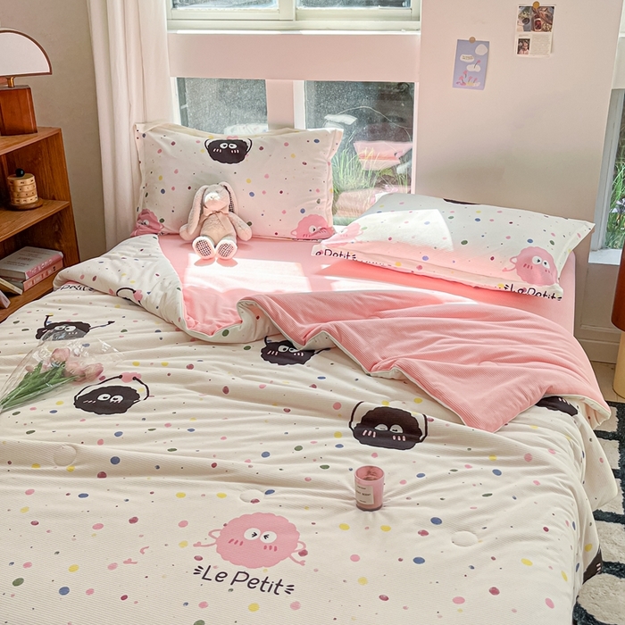 91家纺网 家纺一手货源 找家纺 吉祥家纺 2024新款华夫格夏被床笠四件套 彩色煤球 粉