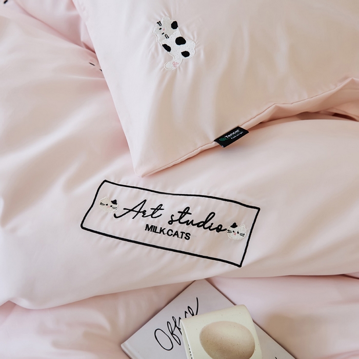 91家纺网 家纺一手货源 找家纺 荣轩家居 2024新款天丝棉刺绣四件套  波点猫-樱花粉