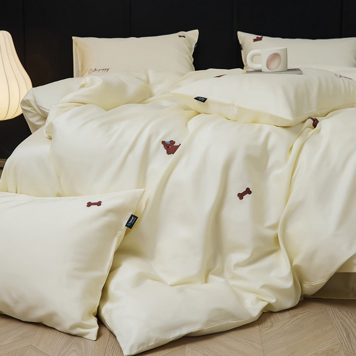 91家纺网 家纺一手货源 找家纺 荣轩家居 2024新款天丝棉刺绣四件套  泡芙狗-奶白