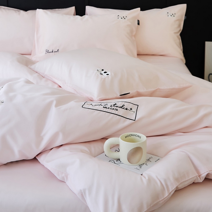 91家纺网 家纺一手货源 找家纺 荣轩家居 2024新款天丝棉刺绣四件套  波点猫-樱花粉