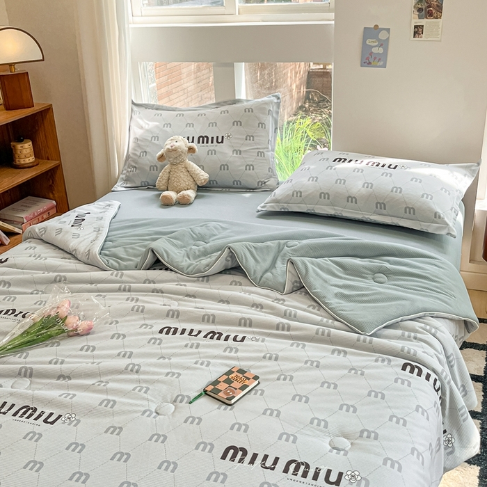 91家纺网 家纺一手货源 找家纺 吉祥家纺 2024新款华夫格夏被床笠四件套 时尚字母 灰