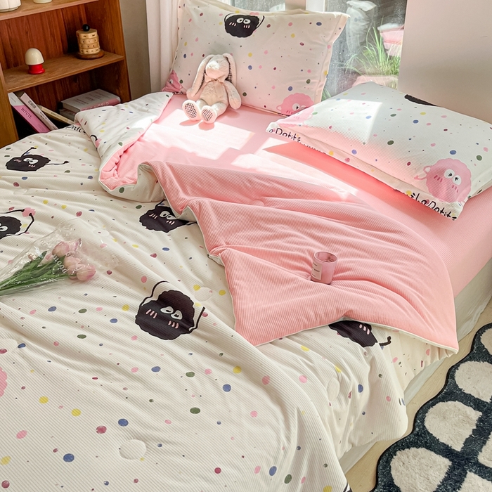 91家纺网 家纺一手货源 找家纺 吉祥家纺 2024新款华夫格夏被床笠四件套 彩色煤球 粉