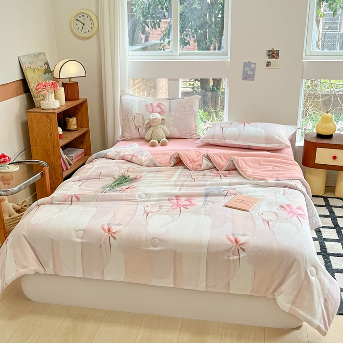 91家纺网 家纺一手货源 找家纺 吉祥家纺 2024新款华夫格夏被床笠四件套 水晕 粉