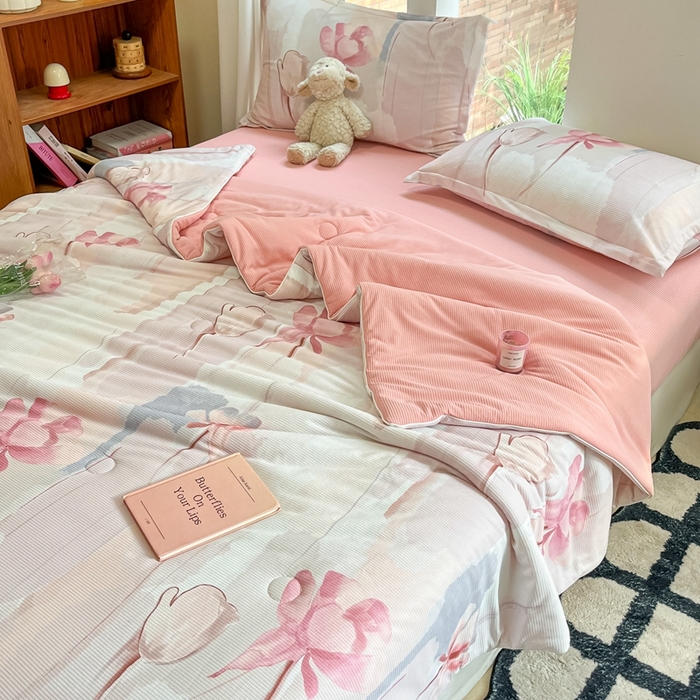 91家纺网 家纺一手货源 找家纺 吉祥家纺 2024新款华夫格夏被床笠四件套 水晕 粉